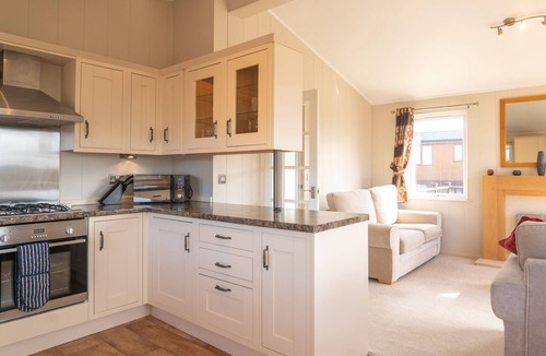 Mullacott Cabin | 4 Atlantic Crescent Lodge - 2 Bed-Sleeps 4-TJS4AC