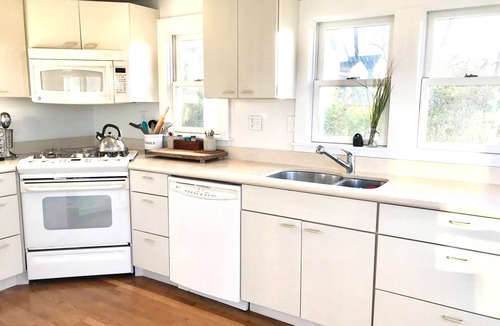 Onset House | 4 B/R home on the water with breathtaking views on a quite cul de sac