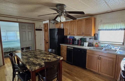 West Newton House | 4 bd 10 min to Downtown W D