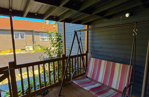 West Newton House | 4 bd 10 min to Downtown W D