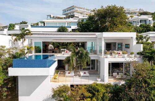 Bophut Villa | 4-Bdr Bay-View Designer Duplex Villa