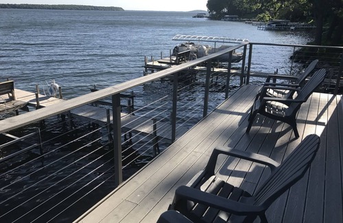 Green Lake House | 4 BDRM 2 Bath Boathouse on Green Lake/sleeps 11
