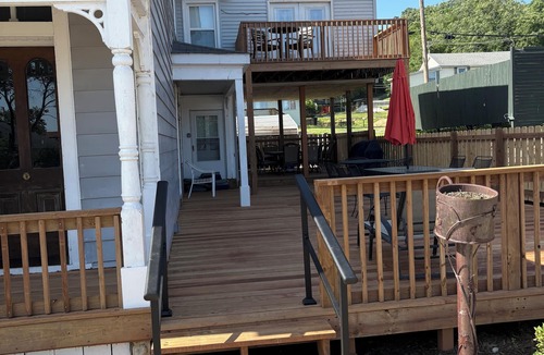 Grafton House | 4-Bdrm 3 bath house in Grafton with large patio, WiFi and very walkable. Fun!
