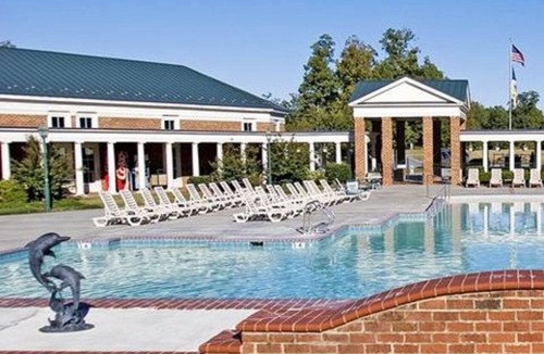 Berkeley Condo | 4 BDRM INDOOR/OUTDOOR POOLS, HOT TUB, NEAR BUSCH GARDENS, HUGE ROOM SLEEPS 12