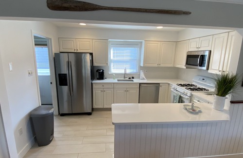 Beach Haven House | 4 BDRM with pool, beach block, Steps to beach,walk to Bay village,Fantasy Island