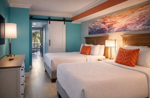 Myrtle Beach Hotel | 4 Beachfront Balcony Retreats Close to SkyWheel, Live Music & Scenic Boardwalk
