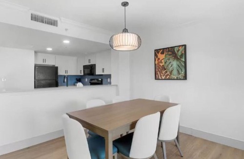 Myrtle Beach Hotel | 4 Beachside Retreat Near Broadway at the Beach | 3 Bedroom Condo Unit w/Balcony