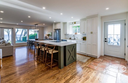 Oro-Medonte Cottage | 4 bed 2 bath cottage on Lake Simcoe