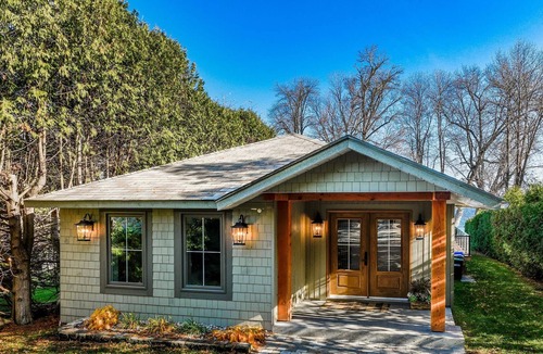 Oro-Medonte Cottage | 4 bed 2 bath cottage on Lake Simcoe