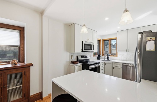 St. Louis Park House | 4 bed/2 bath house located in Mpls Chain of Lakes; Mall of America/dwtn Mpls