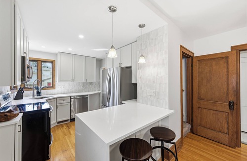 St. Louis Park House | 4 bed/2 bath house located in Mpls Chain of Lakes; Mall of America/dwtn Mpls