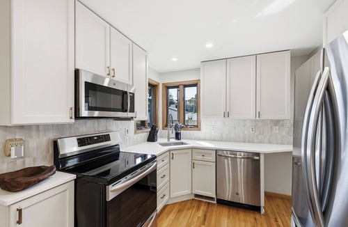 St. Louis Park House | 4 bed/2 bath house located in Mpls Chain of Lakes; Mall of America/dwtn Mpls