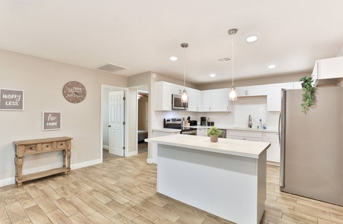 Alhambra House | 4 Bed 2 Bath Single Family home with 2 King Beds sleeps 10 with huge backyard