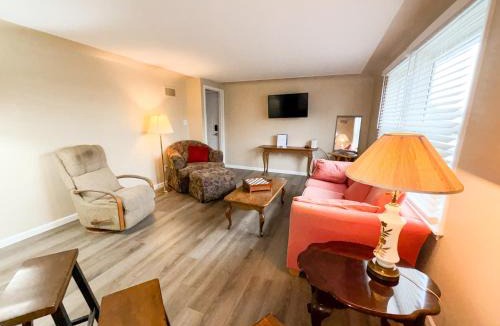 Anchor Bay Harbor Apartment | 4 Bed, 2 Bath, Upper Flat