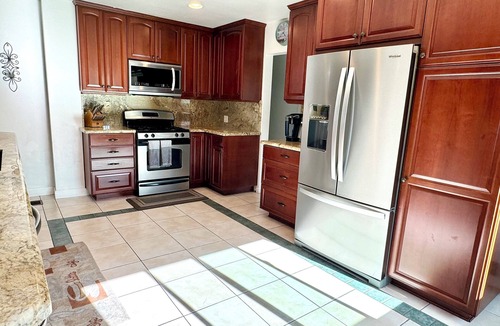 Pacific Beach House | 4 Bed/3 Bath, Private Hot tub, patio Parking + 5 bikes Included! Families only.