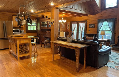 Thornton House | 4 bed/4 bath - White Mountain Retreat