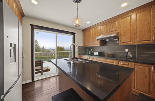 Burnaby House | 4+ bed/5 bath Mountain View Home by Deer Lake