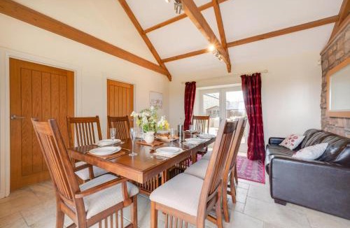 Wandylaw House | 4 Bed in Chathill oc-nb1963