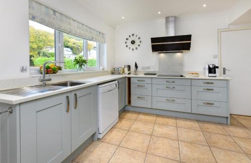 Llanbedrog House | 4 Bed in Llanbedrog oc-sunnyd