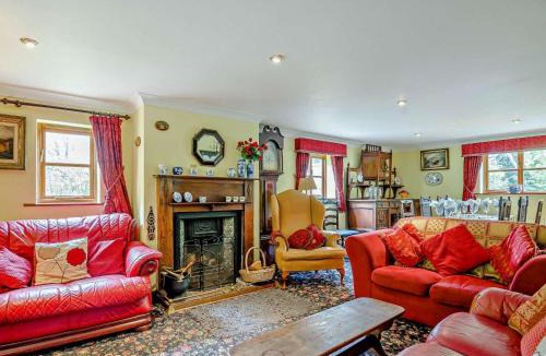 Lydney House | 4 Bed in Lydney oc-55969