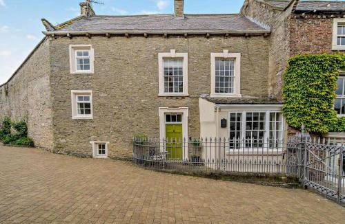 Middleham House | 4 Bed in Middleham oc-g0189