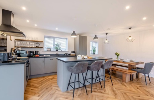 Pleasley Cottage | 4 Bed in Pleasley Vale (oc-c30857)