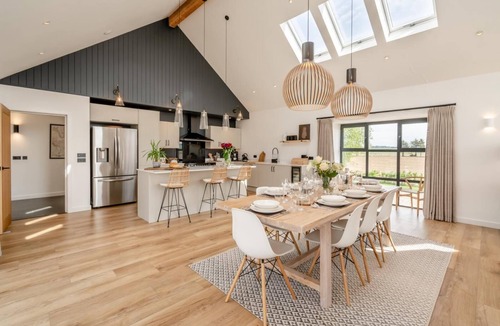 Murthly Cottage | 4 Bed in Rattray (oc-e31983)