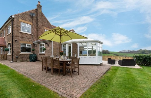 Scalby Cottage | 4 Bed in Suffield (oc-sa013)