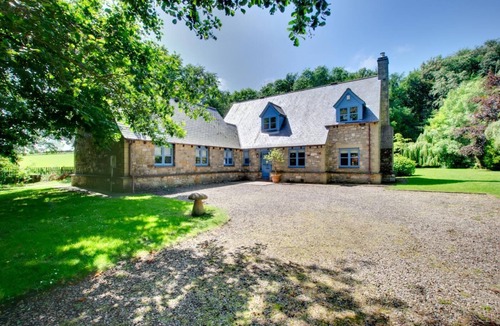Waren Mill Cottage | 4 Bed in Waren Mill (oc-24339)