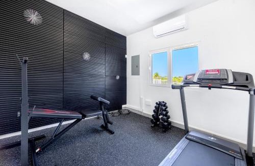 Sandy Hill Villa | 4-Bed Villa Pool Parking