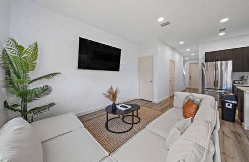 Riviera Beach House | 4 Bed WPB - Home Near 95, Airport, DT & Beaches