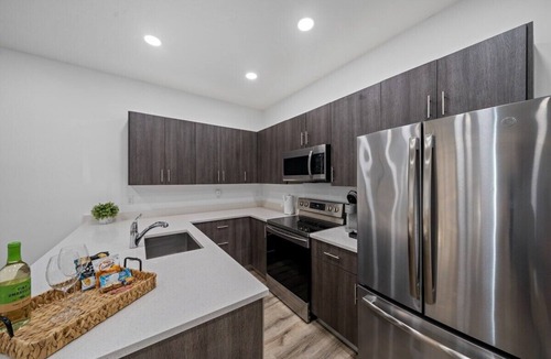 Riviera Beach House | 4 Bed WPB - Home Near 95, Airport, DT & Beaches