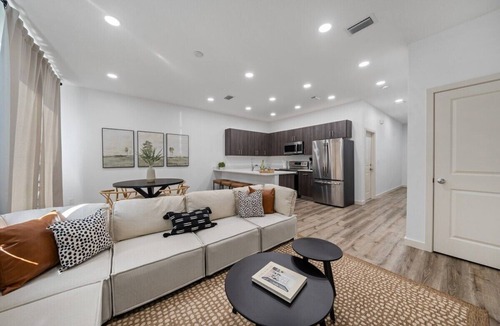 Riviera Beach House | 4 Bed WPB - Home Near 95, Airport, DT & Beaches