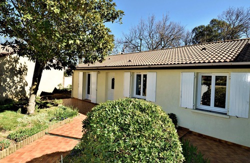 Saint-Paul-Trois-Chateaux House | 4 bedroom accommodation in St.Paul-Trois-Châteaux