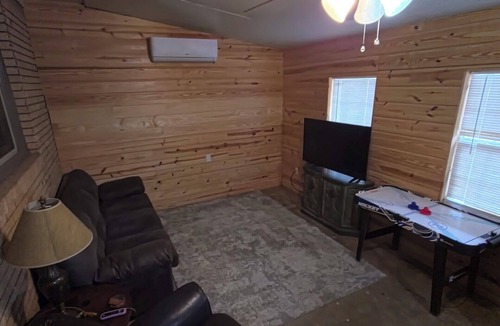 Cushing House | 4 bedroom, 2 bath, and 2 living area house. 30 mins from Stillwater/OSU