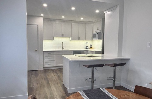 Banff Trail House | 4-bedroom 2-bath bungalow in Charleswood North West Calgary