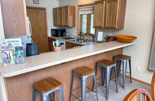 Tomahawk House | 4 Bedroom, 2 Bath Upper and Lower Sleeps 14
