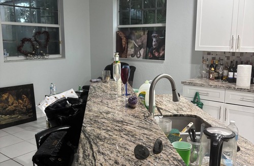 Survey Creek House | 4-bedroom 3 bathroom room house with AC with Private Pool in great Pompano Beach