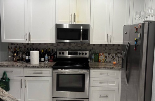 Survey Creek House | 4-bedroom 3 bathroom room house with AC with Private Pool in great Pompano Beach