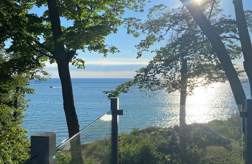 West Olive House | 4 Bedroom, 3 Bathroom Lake House, Private Lake Michigan Beach House, Nonsmoking