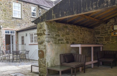 Llanddowror Cottage | 4 bedroom accommodation in Llanddowror