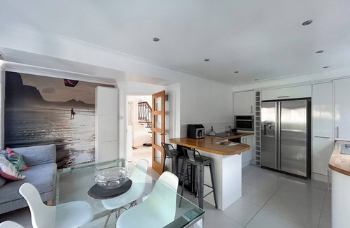 Locks Heath Cottage | 4 bedroom accommodation in Sarisbury Green, Southampton
