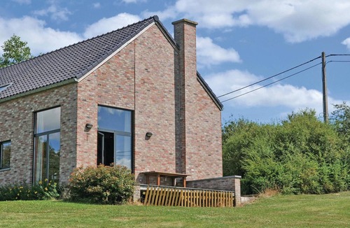 Heure House | 4 bedroom accommodation in Somme-Leuze