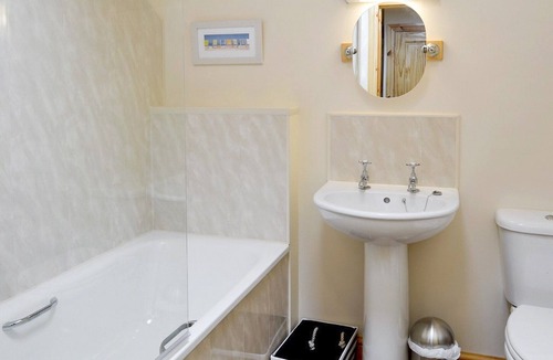 Trefor Cottage | 4 bedroom accommodation in Trefor, near Caernarfon