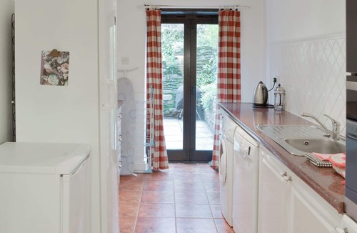 Chillington Cottage | 4 bedroom accommodation in East Allington, near Totnes