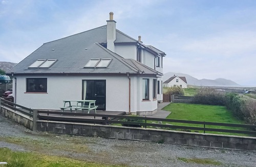 Aisgernis Cottage | 4 bedroom accommodation in East Kilbride, near Lochboisdale, South Uist