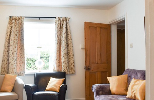 Barnsley Cottage | 4 bedroom accommodation in Elsecar, near Barnsley