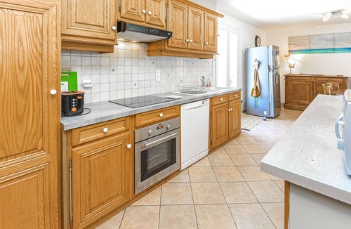 Eyragues House | 4 bedroom accommodation in Eyragues