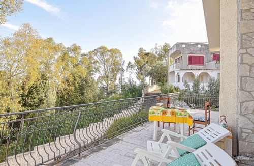 Santa Maria del Mare Torrazzo House | 4 bedroom accommodation in Stalettì