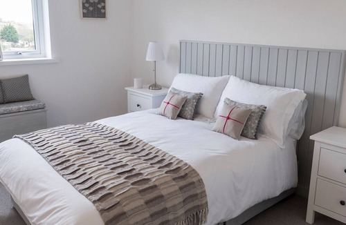 Amlwch Cottage | 4 bedroom accommodation in Llaneilian, near Amlwch